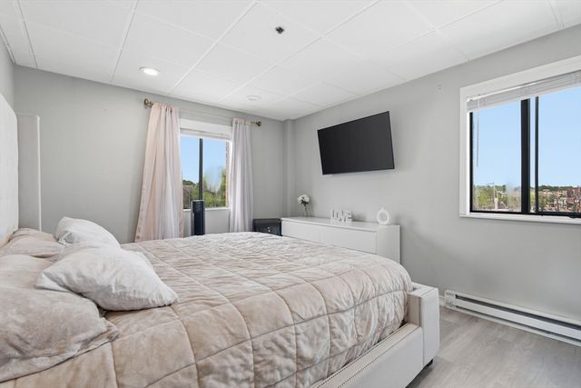 64 Foster St 305, Peabody, MA 01960