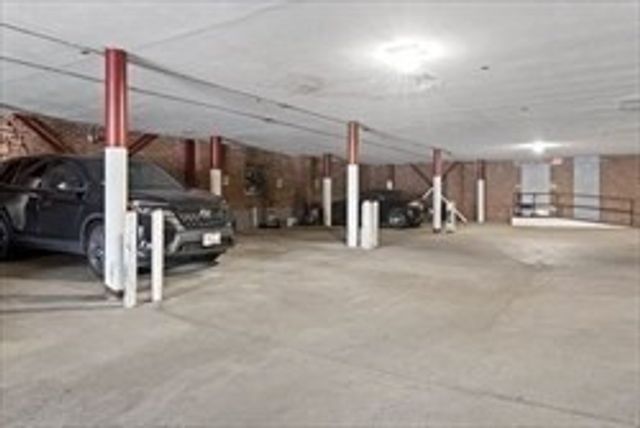 64 Foster St 305, Peabody, MA 01960