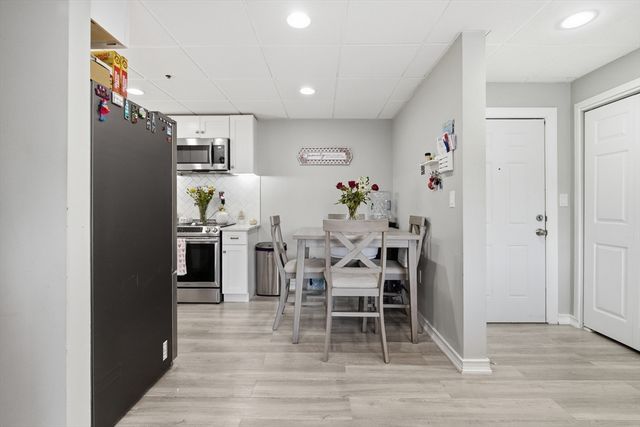 64 Foster St 305, Peabody, MA 01960