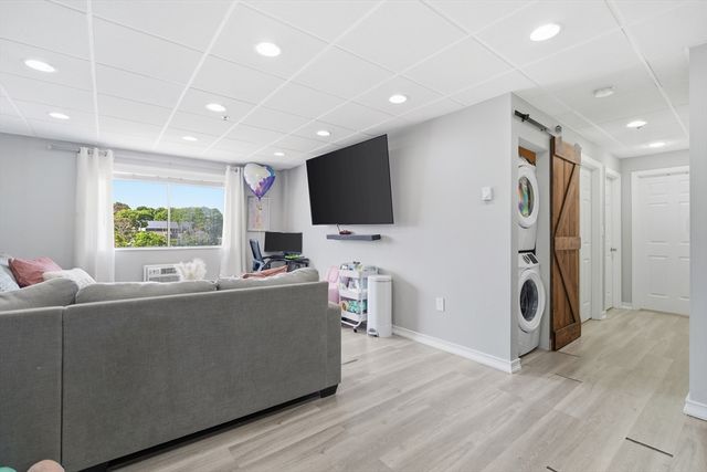 64 Foster St 305, Peabody, MA 01960