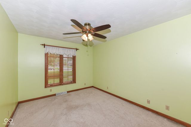 7062 W Christian Drive, New Palestine, IN 46163