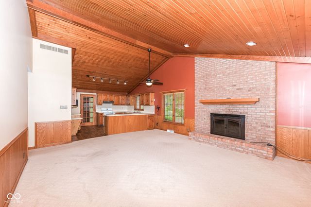 7062 W Christian Drive, New Palestine, IN 46163