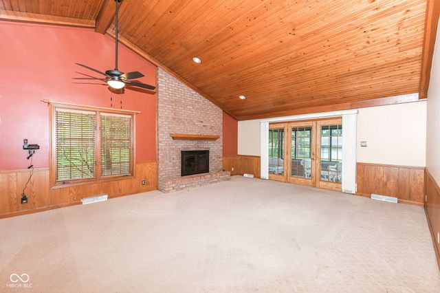 7062 W Christian Drive, New Palestine, IN 46163