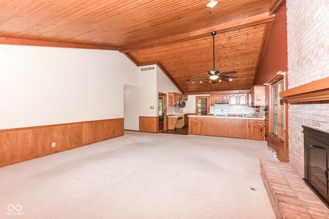 7062 W Christian Drive, New Palestine, IN 46163
