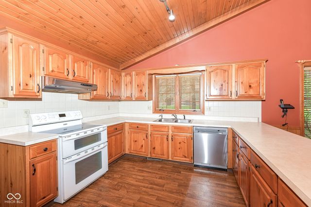 7062 W Christian Drive, New Palestine, IN 46163