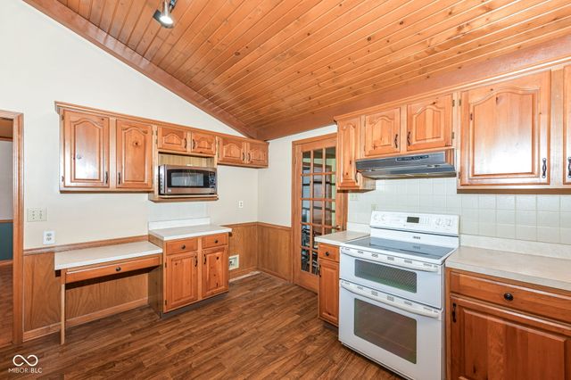 7062 W Christian Drive, New Palestine, IN 46163