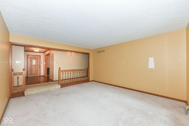 7062 W Christian Drive, New Palestine, IN 46163