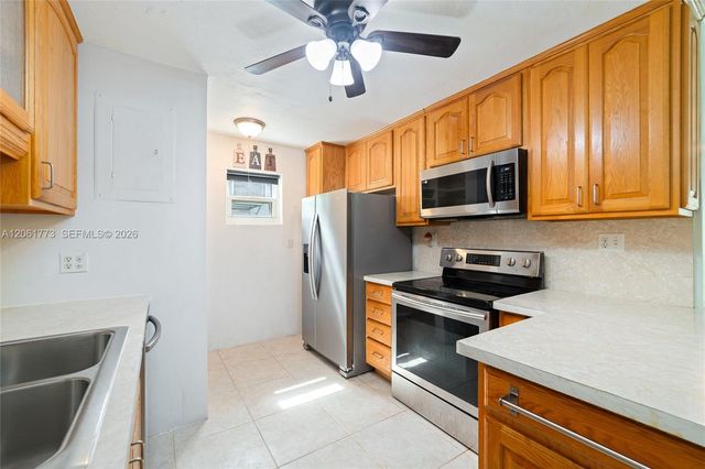 320 NE 59th Court, Oakland Park, FL 33334