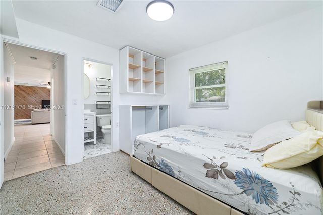 320 NE 59th Court, Oakland Park, FL 33334
