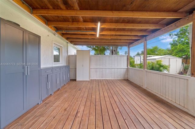320 NE 59th Court, Oakland Park, FL 33334