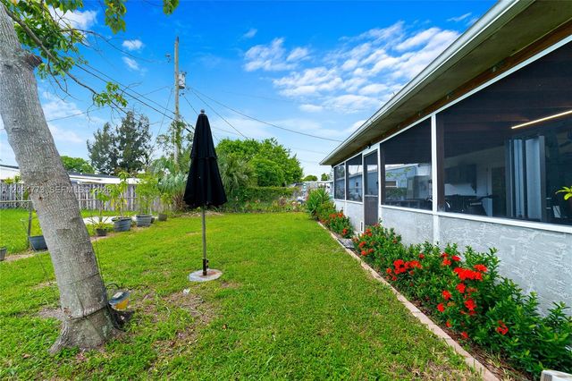 320 NE 59th Court, Oakland Park, FL 33334