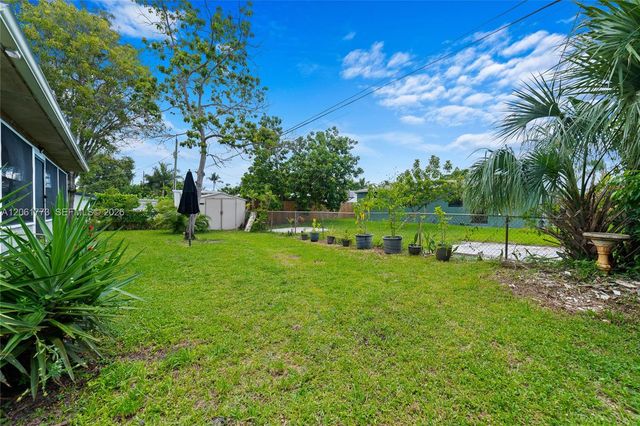 320 NE 59th Court, Oakland Park, FL 33334