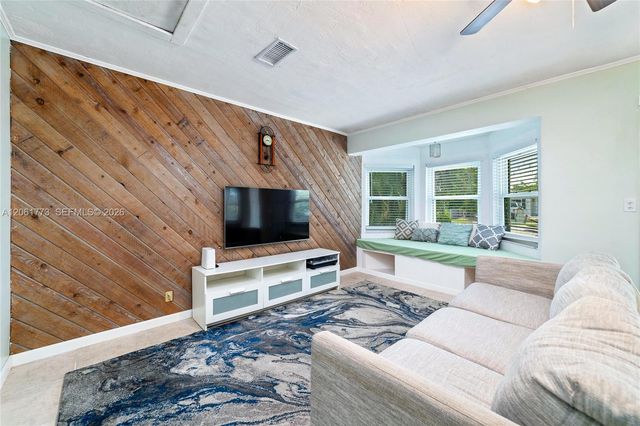 320 NE 59th Court, Oakland Park, FL 33334
