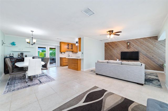 320 NE 59th Court, Oakland Park, FL 33334