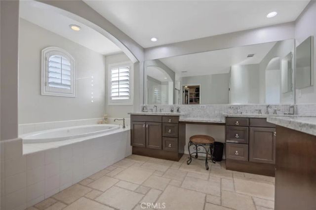 30177 Sagecrest Way, Castaic, CA 91384