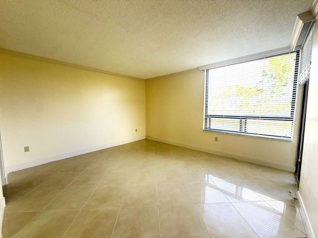 21085 NE 34th Avenue 404-1, Aventura, FL 33180