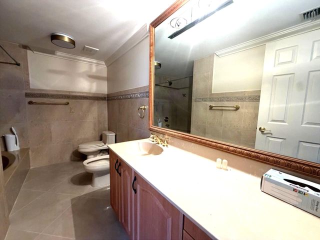 21085 NE 34th Avenue 404-1, Aventura, FL 33180