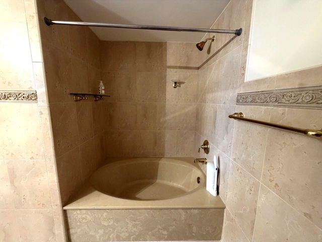 21085 NE 34th Avenue 404-1, Aventura, FL 33180