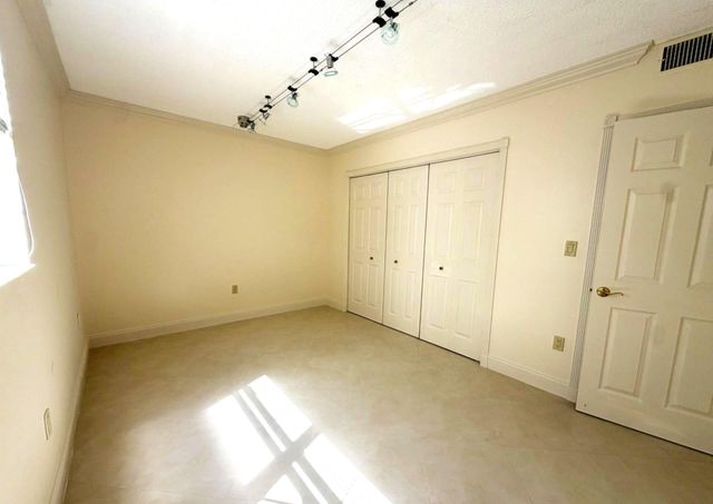 21085 NE 34th Avenue 404-1, Aventura, FL 33180