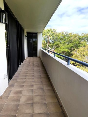 21085 NE 34th Avenue 404-1, Aventura, FL 33180