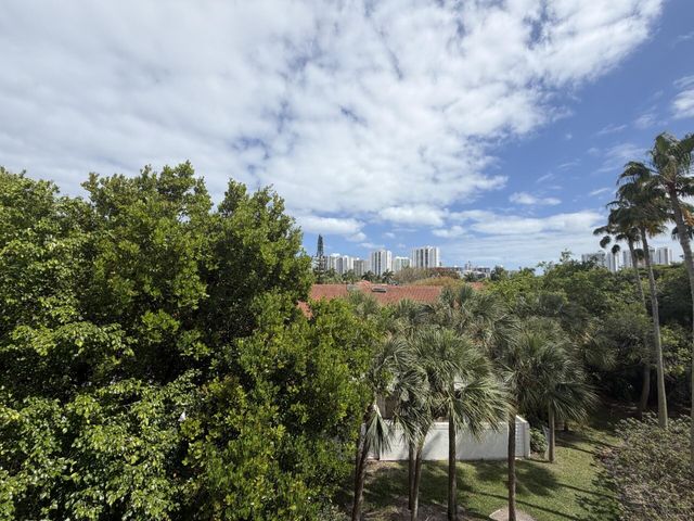 21085 NE 34th Avenue 404-1, Aventura, FL 33180