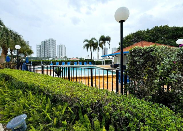 21085 NE 34th Avenue 404-1, Aventura, FL 33180