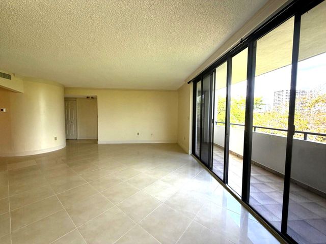 21085 NE 34th Avenue 404-1, Aventura, FL 33180