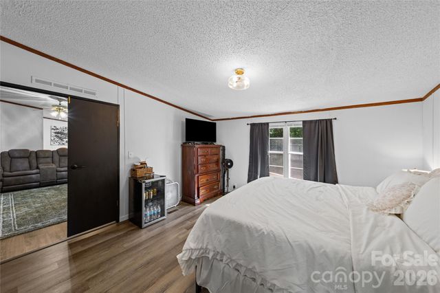 102 Sycamore Drive, Hickory, NC 28601