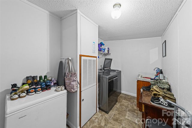102 Sycamore Drive, Hickory, NC 28601