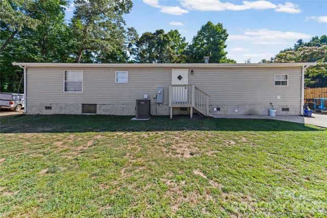 102 Sycamore Drive, Hickory, NC 28601
