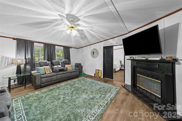 102 Sycamore Drive, Hickory, NC 28601
