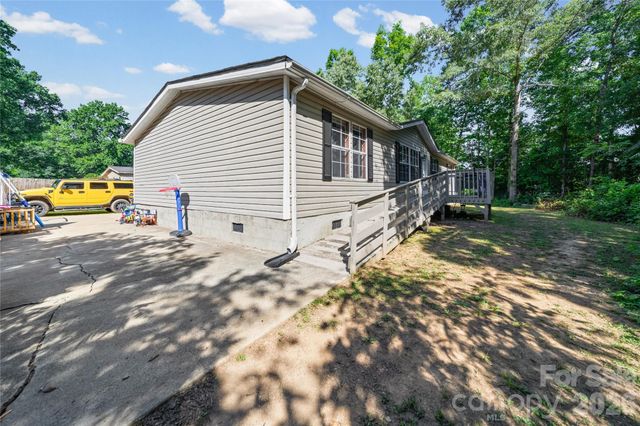 102 Sycamore Drive, Hickory, NC 28601