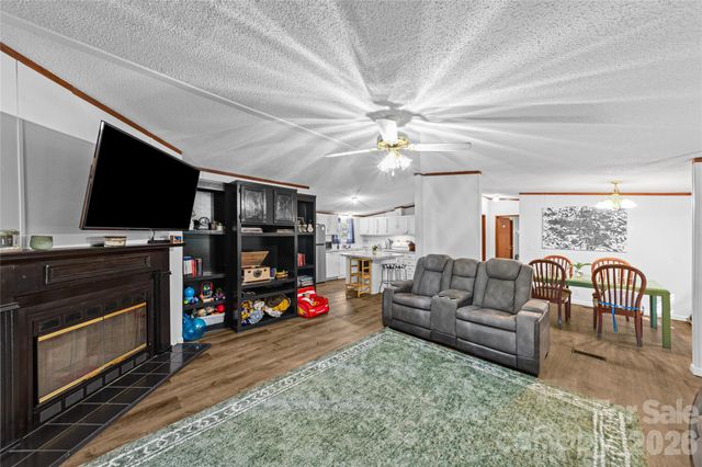 102 Sycamore Drive, Hickory, NC 28601