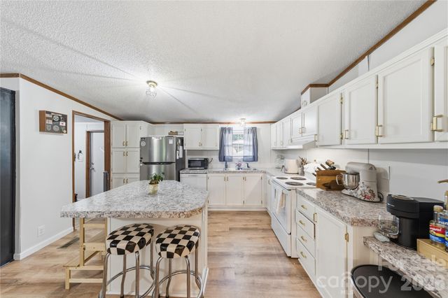 102 Sycamore Drive, Hickory, NC 28601