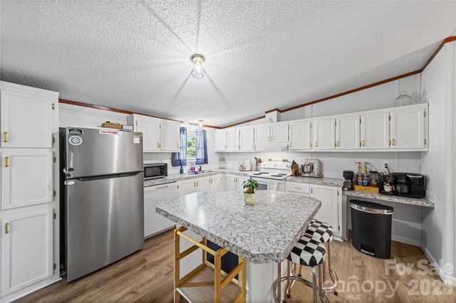 102 Sycamore Drive, Hickory, NC 28601