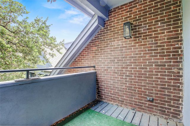 700 S 1st ST 304, Austin, TX 78704