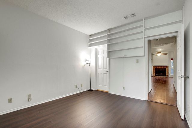700 S 1st ST 304, Austin, TX 78704