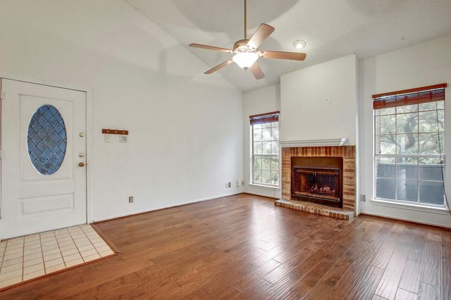 700 S 1st ST 304, Austin, TX 78704