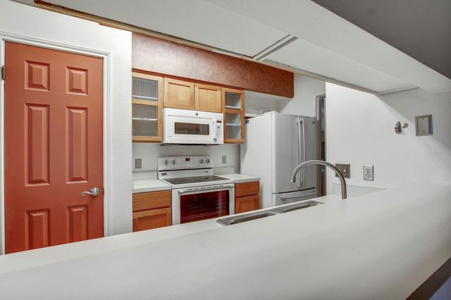 700 S 1st ST 304, Austin, TX 78704
