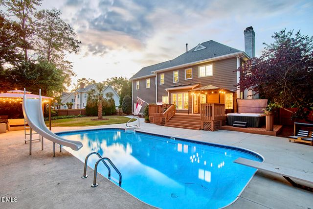 105 Weatherly Place, Cary, NC 27518