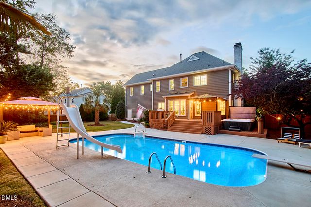 105 Weatherly Place, Cary, NC 27518