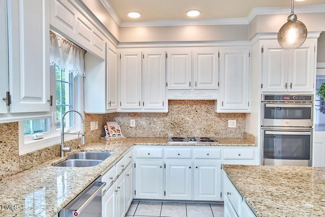 105 Weatherly Place, Cary, NC 27518