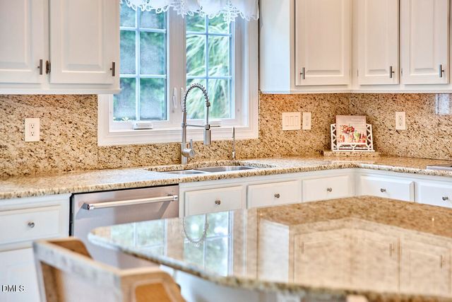 105 Weatherly Place, Cary, NC 27518