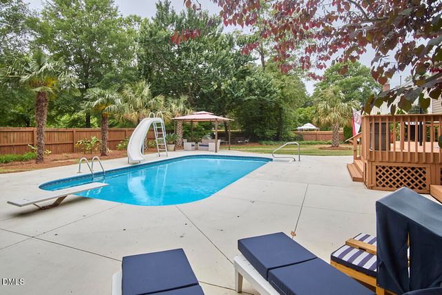 105 Weatherly Place, Cary, NC 27518