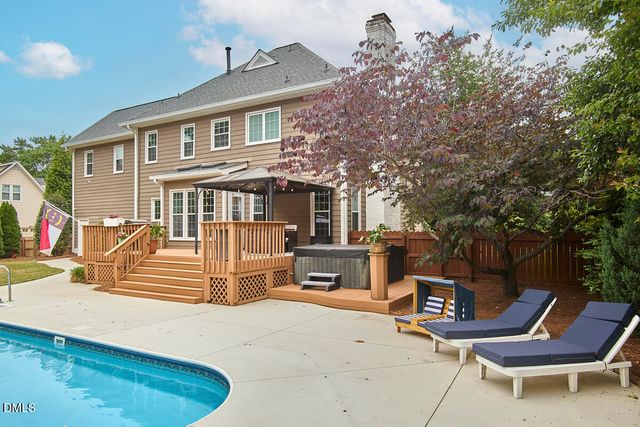 105 Weatherly Place, Cary, NC 27518