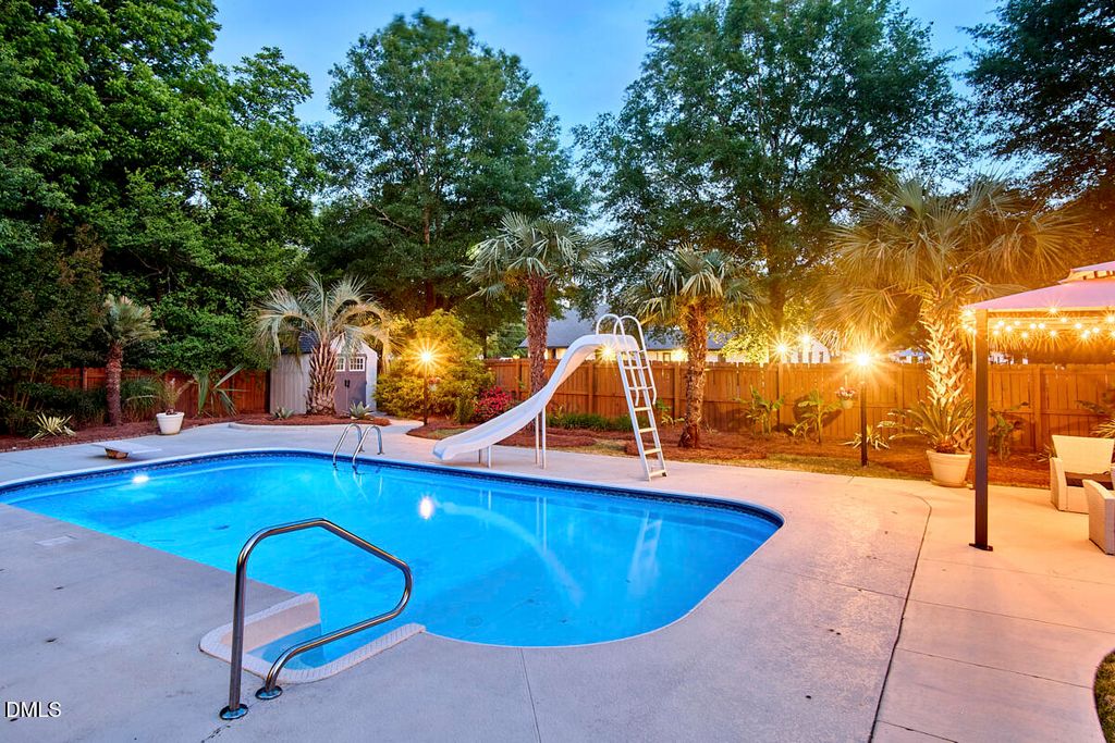 105 Weatherly Place, Cary, NC 27518