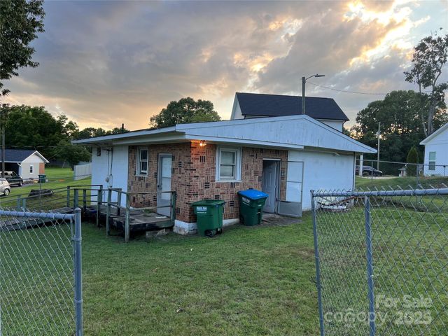 701 W Nc 161 Hwy Highway, Bessemer City, NC 28016