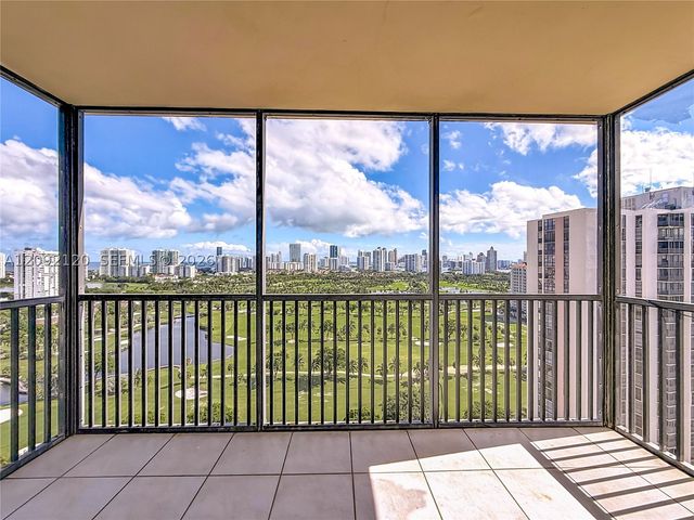 20301 W Country Club Dr. 2428, Aventura, FL 33180