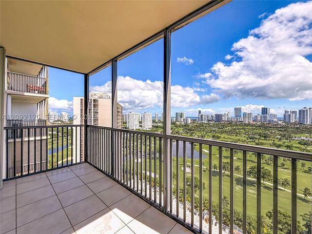 20301 W Country Club Dr. 2428, Aventura, FL 33180