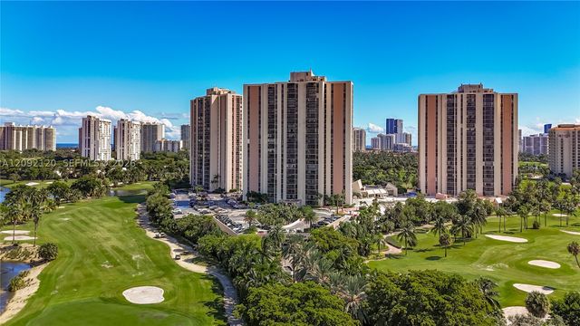 20301 W Country Club Dr. 2428, Aventura, FL 33180